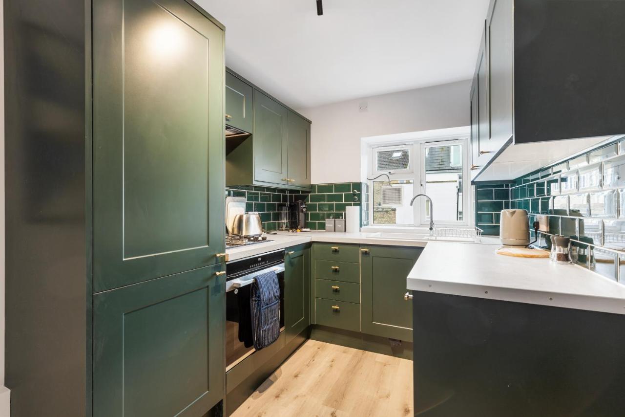 Bright & Cosy Gem ~ Battersea Park View ~ King Bed Apartment London Ngoại thất bức ảnh