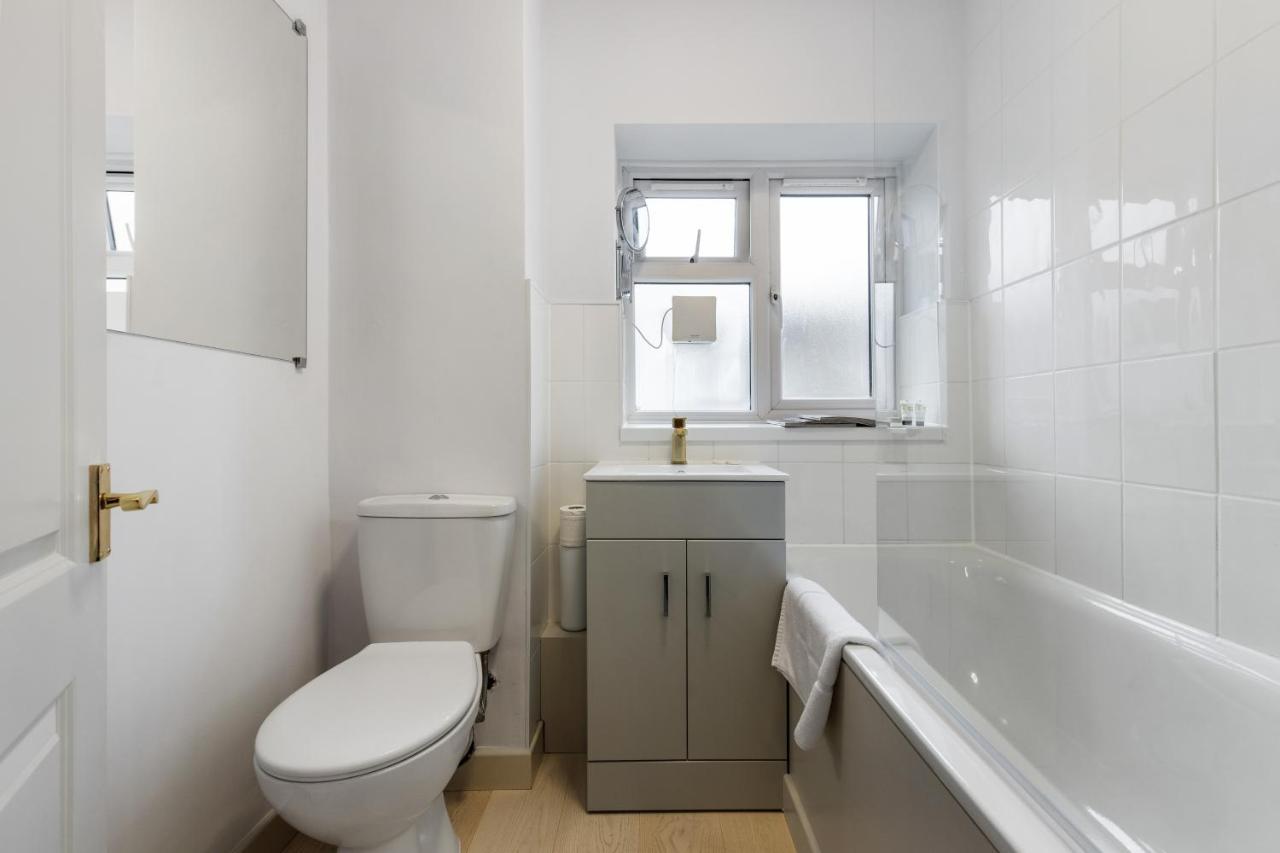 Bright & Cosy Gem ~ Battersea Park View ~ King Bed Apartment London Ngoại thất bức ảnh