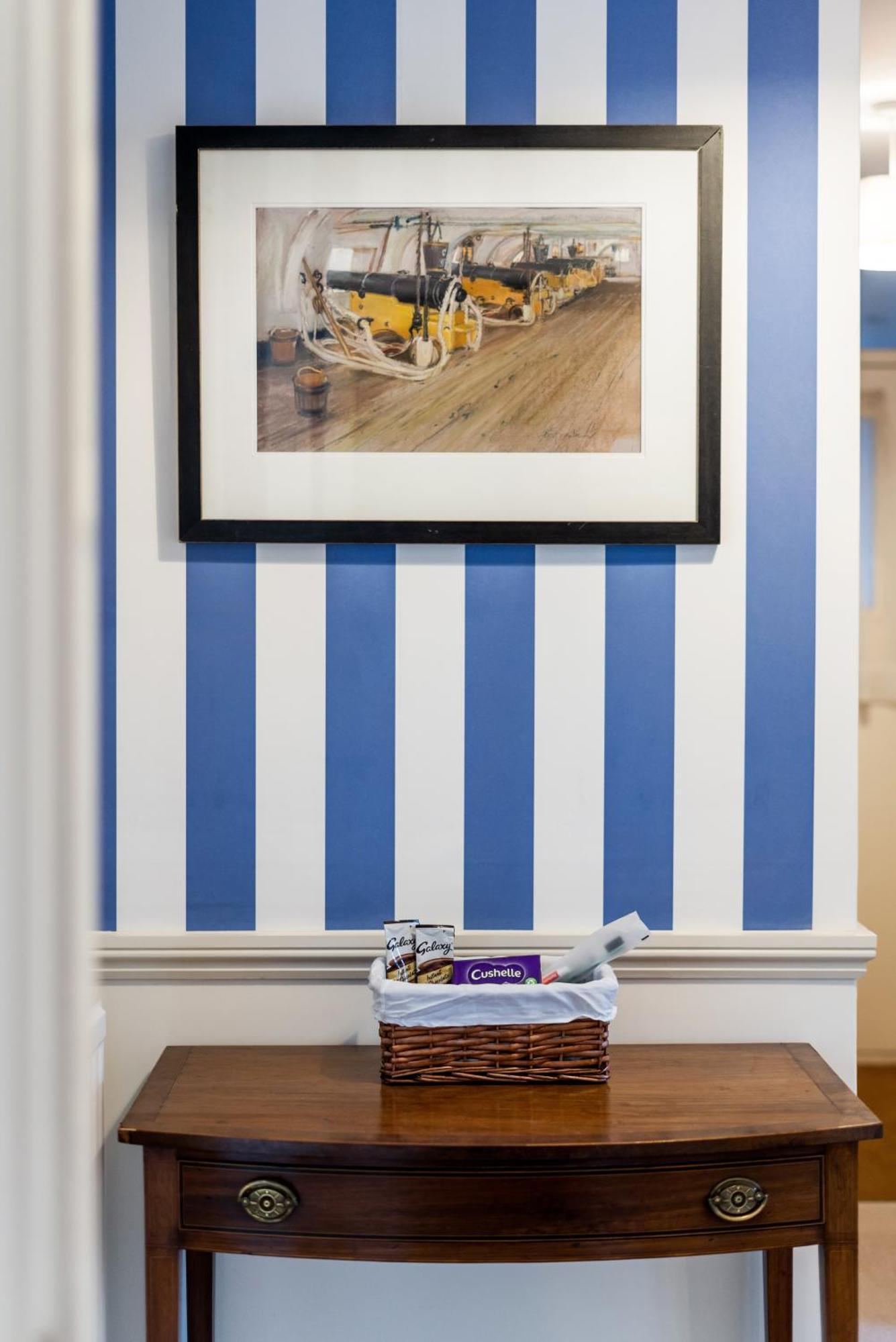 Bright & Cosy Gem ~ Battersea Park View ~ King Bed Apartment London Ngoại thất bức ảnh