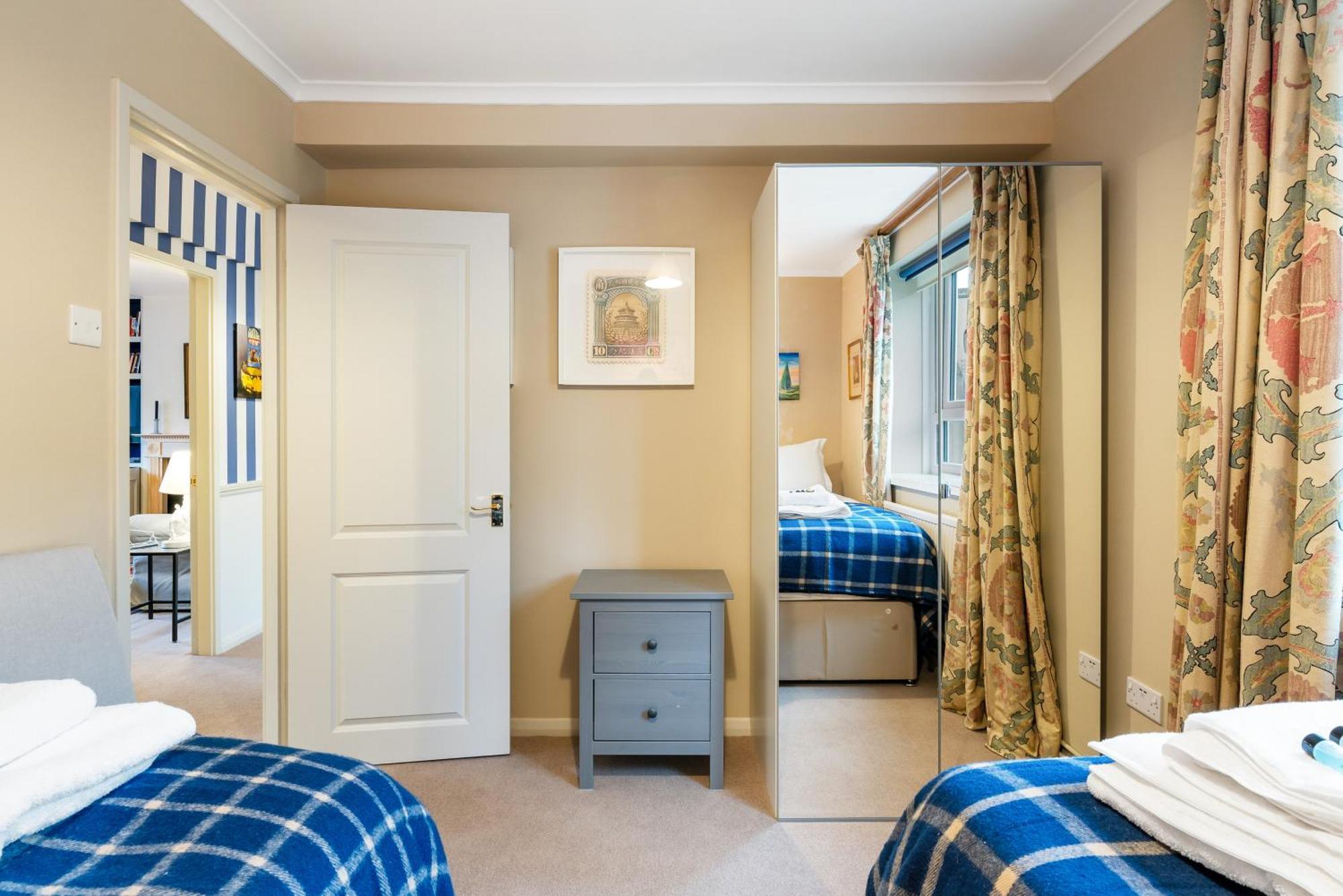 Bright & Cosy Gem ~ Battersea Park View ~ King Bed Apartment London Ngoại thất bức ảnh